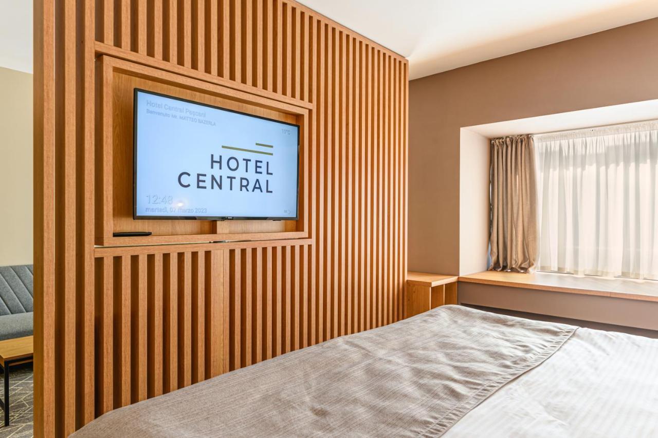 Hotel Central Pascani ภายนอก รูปภาพ