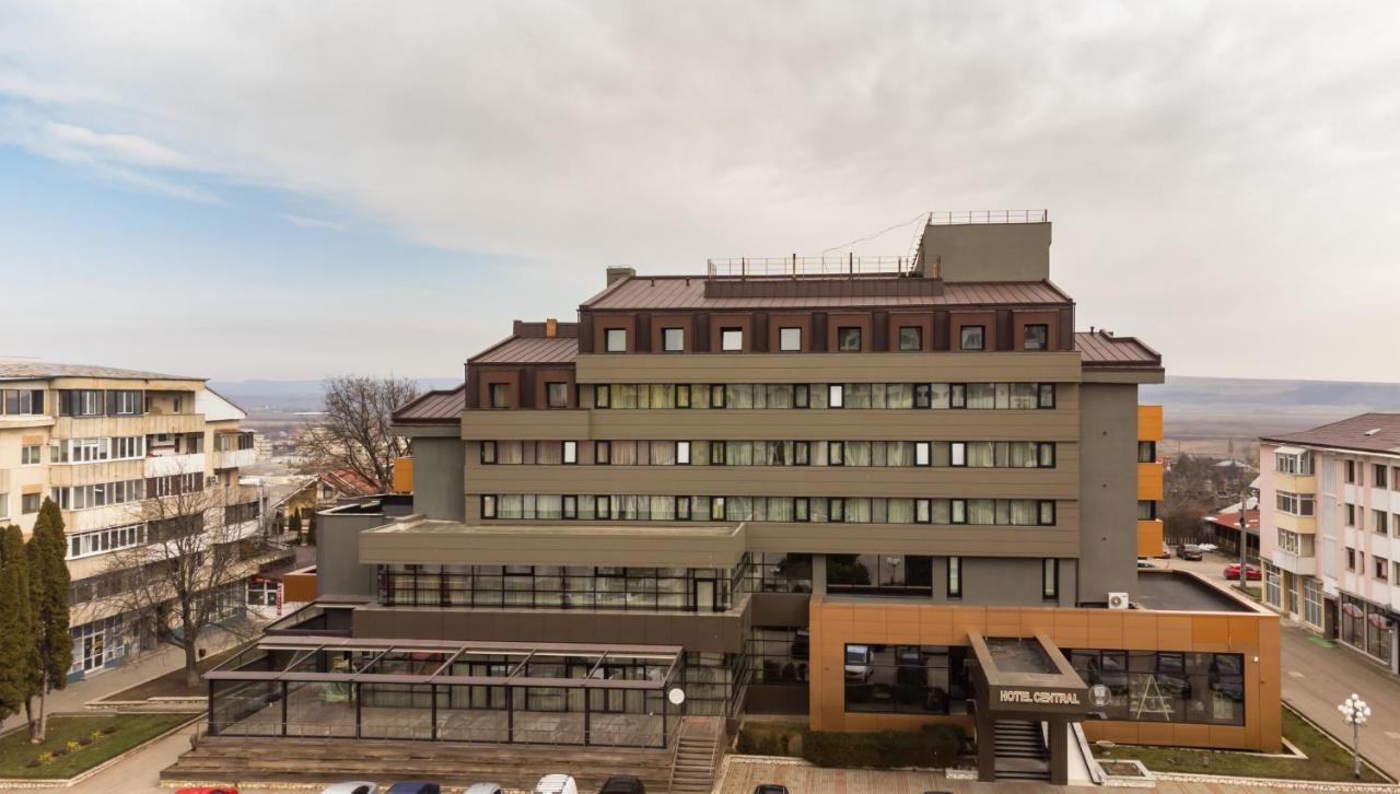 Hotel Central Pascani ภายนอก รูปภาพ