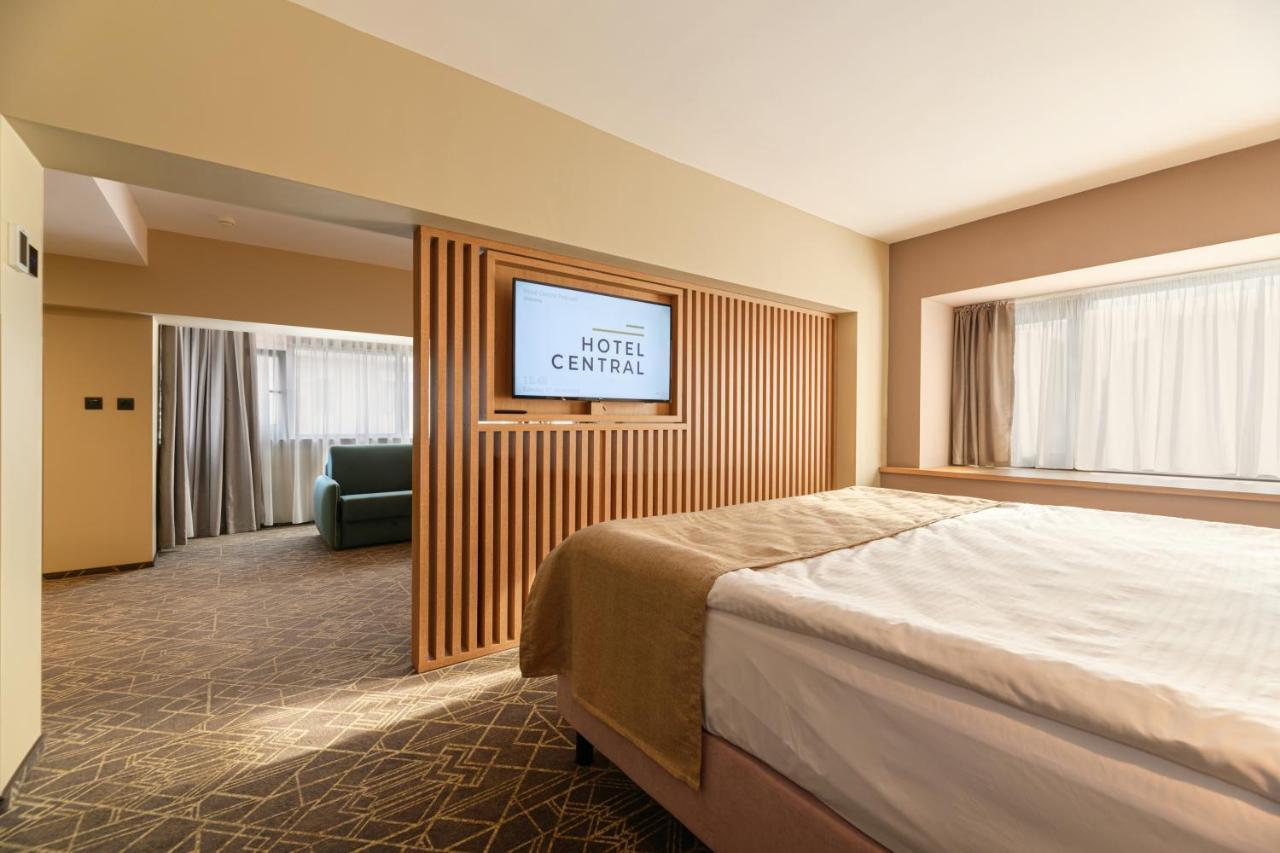 Hotel Central Pascani ภายนอก รูปภาพ